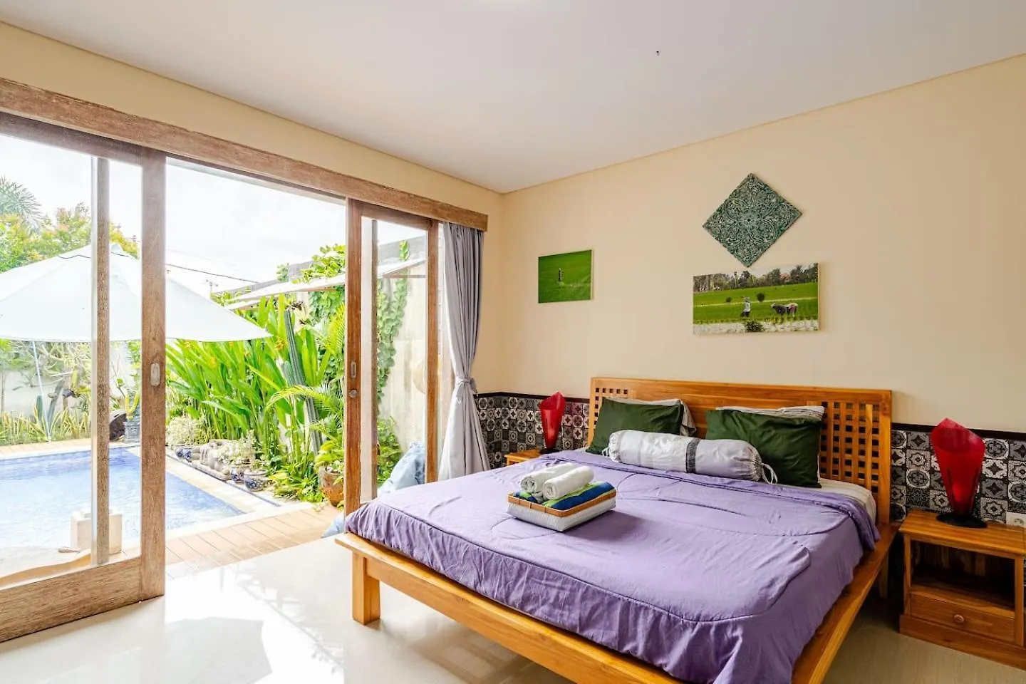Villa Naga, Pool, Kitchen, Terace And Garden Kerobokan