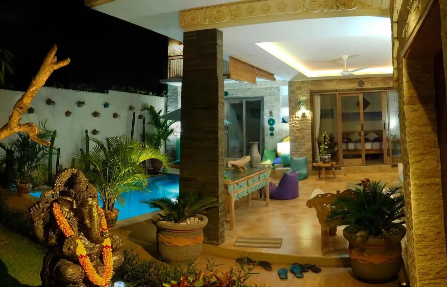 Villa Naga, Pool, Kitchen, Terace And Garden Kerobokan